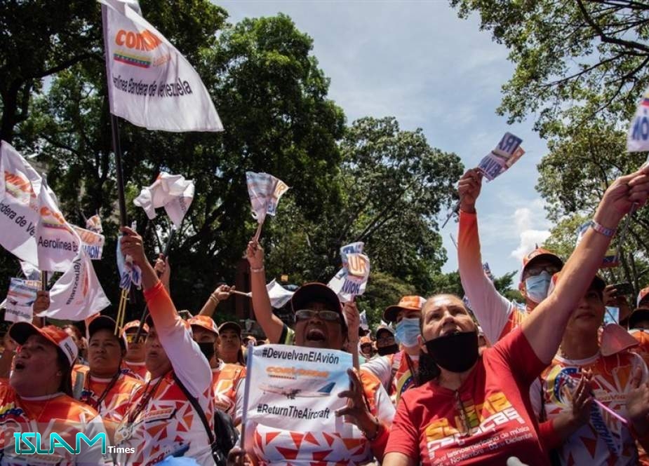 Venezuelans Protest Illegal Seizures of Nation