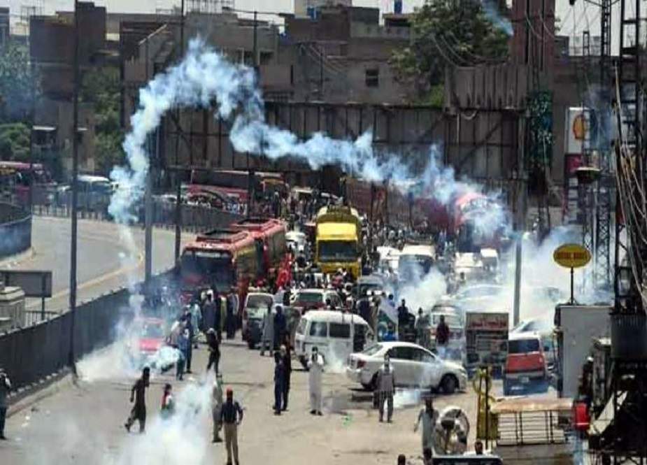 تحریک انصاف کے لانگ مارچ پر تشدد میں ملوث لاہور کے 12 ایس ایچ اوز معطل
