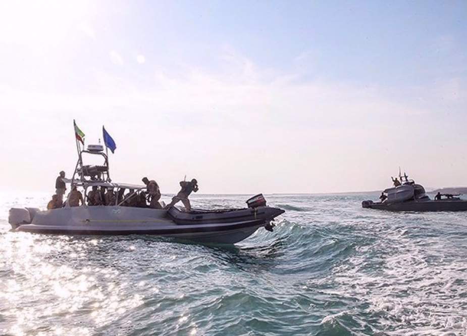IRGC Iran Menyita Kapal yang Membawa 22 Ribu Liter Bahan Bakar Selundupan di Teluk Persia