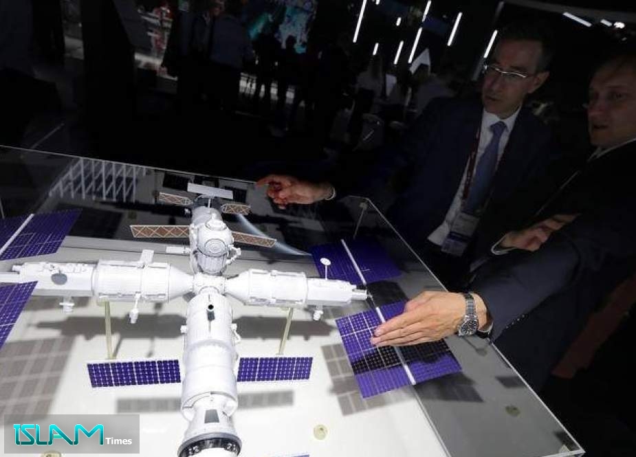 Russia Unveils Model of Home-Grown Space Station, Says Will Leave ISS