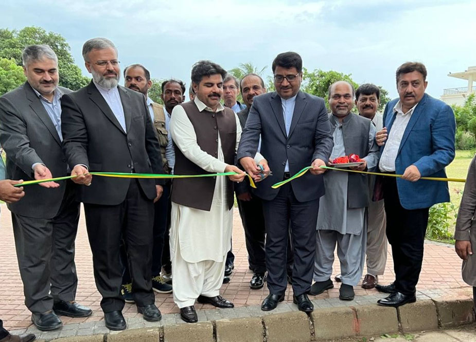 ایرانی قونصل جنرل حسین نوریان اور ناصر حسین شاہ نے کراچی میں سلمان فارسی پارک کا افتتاح کردیا