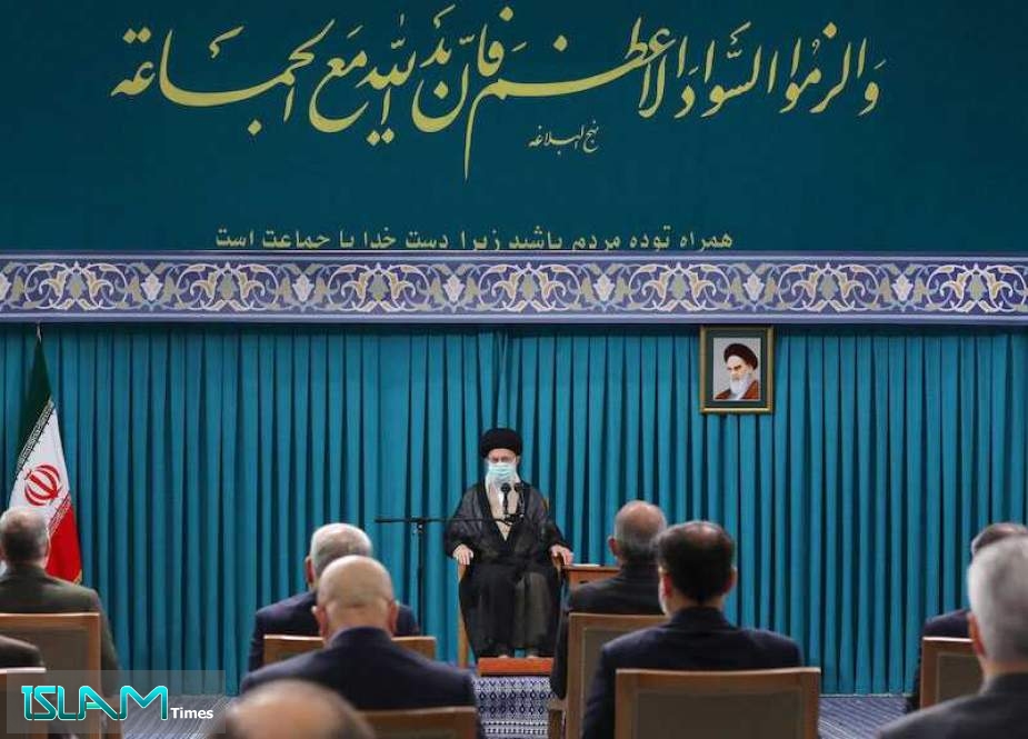 Ayatollah Khamenei Lauds Efforts of Iranian President, Cabinet