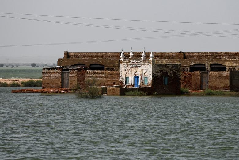 A general view of a mosque amid flood waters following rains and floods during the monsoon season in Jamshoro, Pakistan August 26, 2022.