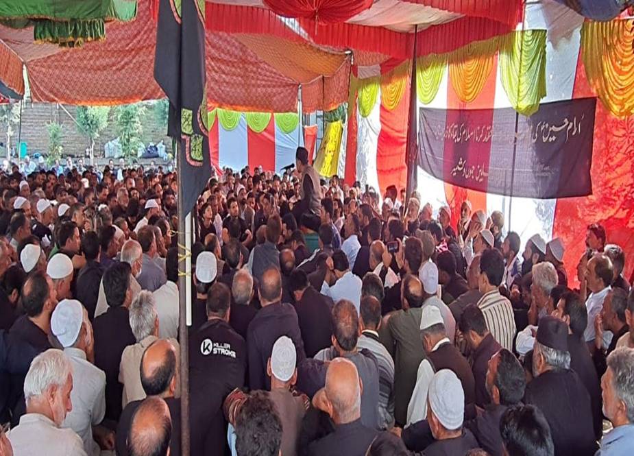 اربعین حسینی کی مناسبت سے چھتہ بل سرینگر میں جلوس عزا برآمد