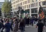 Orang-orang Pro-Revolusi Islam yang Tinggal di London Menanggapi Perusuh di Iran