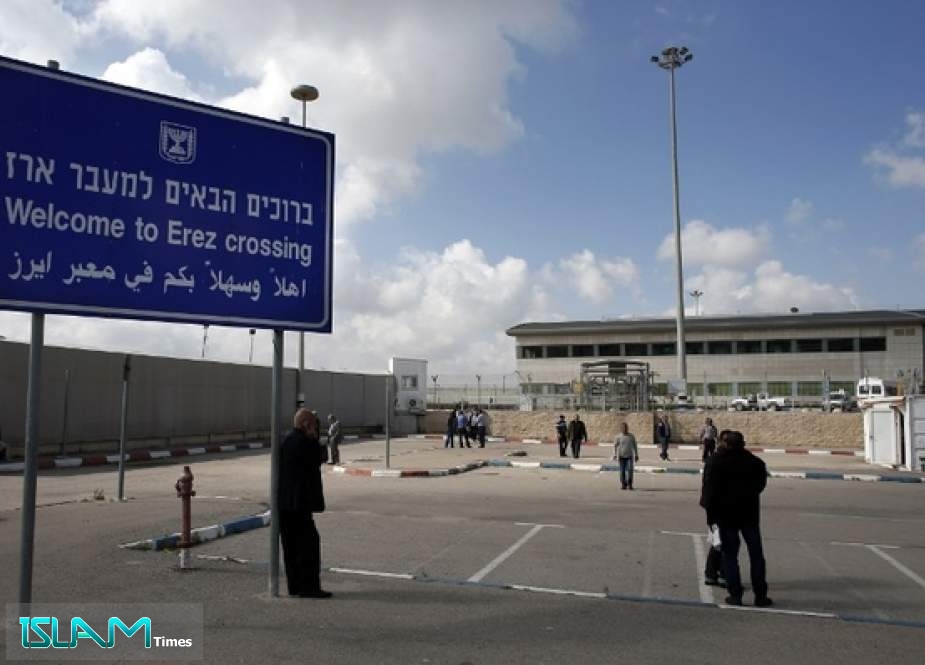 Israeli Enemy Closes Gaza Crossings, Gaza Officials Protest