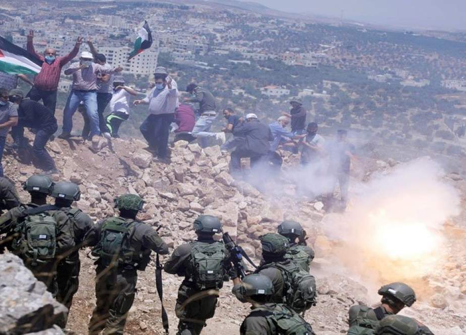 عشرات الإصابات خلال مواجهات مع الاحتلال بالضفة الغربية