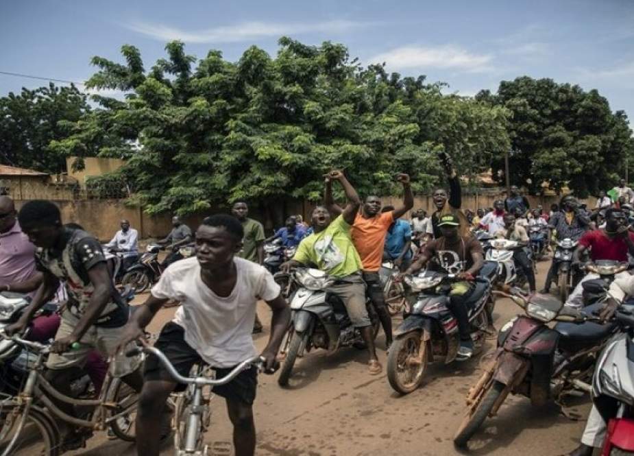 جيش بوركينا فاسو يطيح بقائده من حكم البلاد في انقلاب داخلي