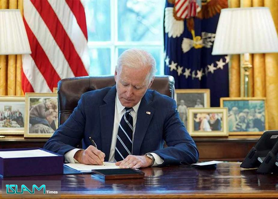 Biden Signs Bill Comprising $12.4 Billion Aid for Ukraine: White House