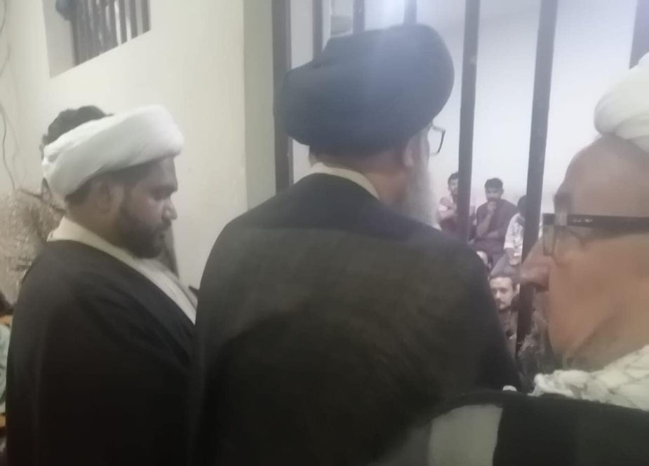 علامہ احمد اقبال رضوی کی امام زادہ عبد اللہ شاہ غازی کے مزار پر عزاداری کے جرم میں گرفتار عزاداروں سے ملاقات