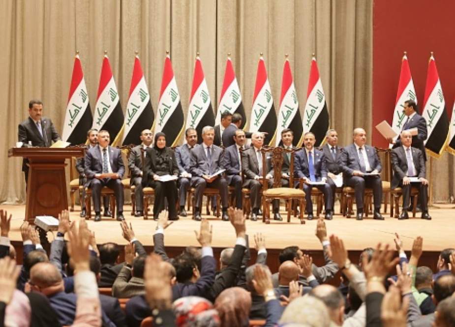 Perdana Menteri Baru Irak Memberhentikan Pejabat Senior