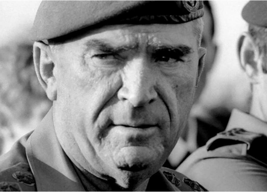 رافائل ایتان رئیس ستاد کل ارتش رژیم صهیونیستی در زمان جنگ با لبنان در سال ۱۹۸۲