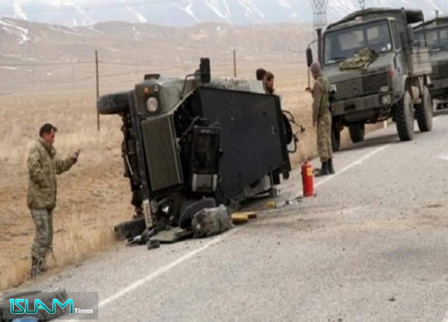 Turkish Military Post at Syrian Border Attacked, 9 Injured
