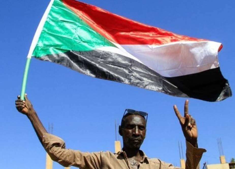 السودان.. تجدد المظاهرات والجيش يرفض حكومة حزبية