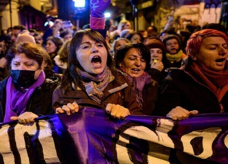 ترکی میں خواتین پر ریاستی تشدد کیخلاف ریلی، درجنوں مظاہرین گرفتار