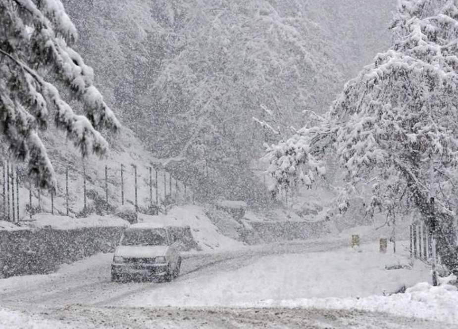 وادی کشمیر میں سخت ترین سردیوں کا سلسلہ جاری