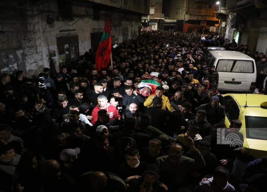آلاف الفلسطينيين يشيعون جثمان الشهيد ‘‘بدارنة‘‘ غرب جنين