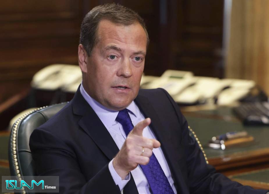 Medvedev: Avropa İttifaqı Amerikanın 50-ci şıtatına dönüb