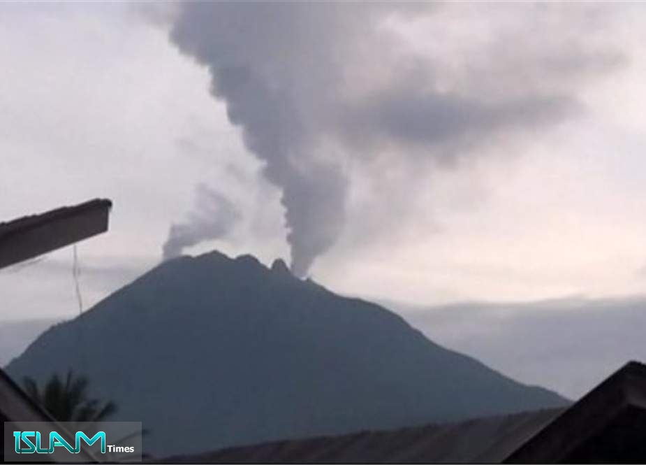 Indonesia Raises Volcano Warning to Highest After Semeru Erupts, Evacuation Underway