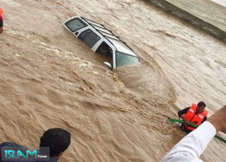 Flash Floods Wash Away Vehicles in Mecca, Saudi Arabia Islam Times