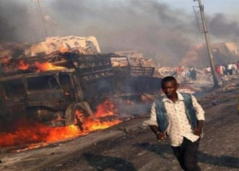 مقتل واصابة 5 اشخاص بأنفجار سيارتين مفخختين وسط الصومال
