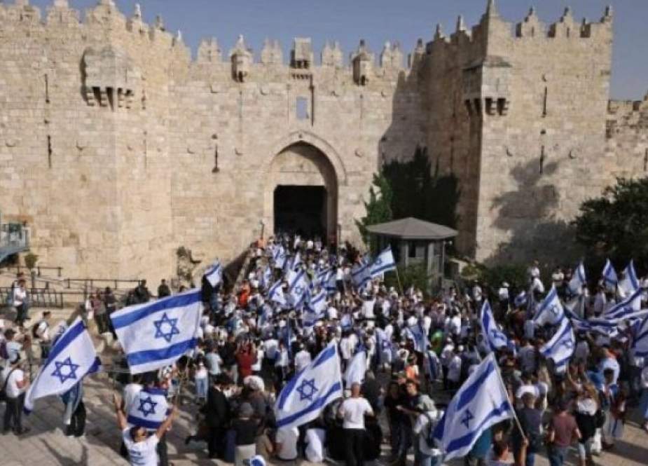 مستوطنون يقتحمون منطقة ‘‘باب العامود‘‘ في القدس