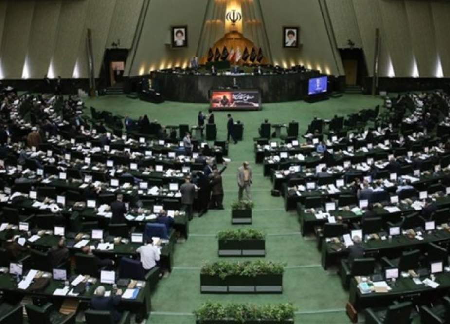 نواب الشعب في البرلمان الايراني دانوا الاساءة للقرآن الكريم بالسويد