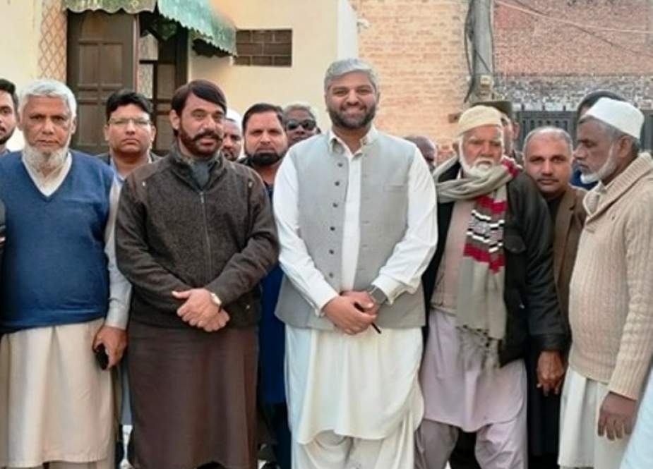 حکومت تحریک انصاف کا سیاسی میدان میں مقابلہ نہیں کرسکتی، اس لیے اوچھے ہتھکنڈوں پر اُتر آئی ہے، زین قریشی