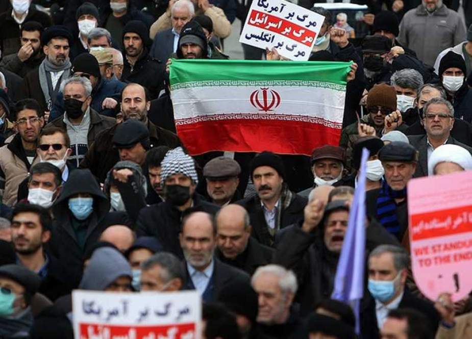Puluhan Ribu Orang di Iran Memprotes Penodaan Quran di Eropa