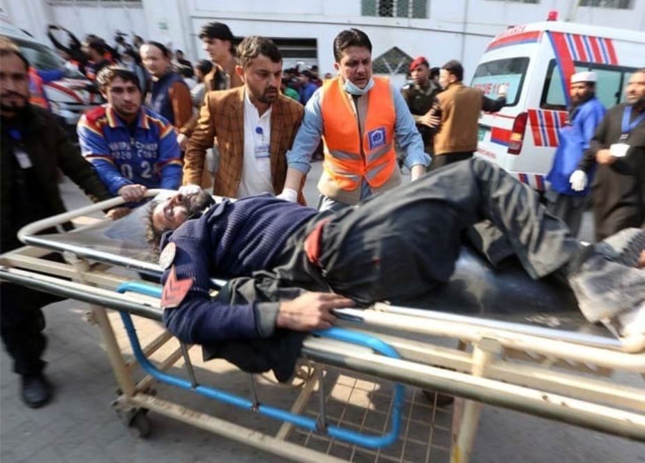 پشاور، پولیس لائنز میں ہونے والے خودکش حملہ کے دردناک مناظر