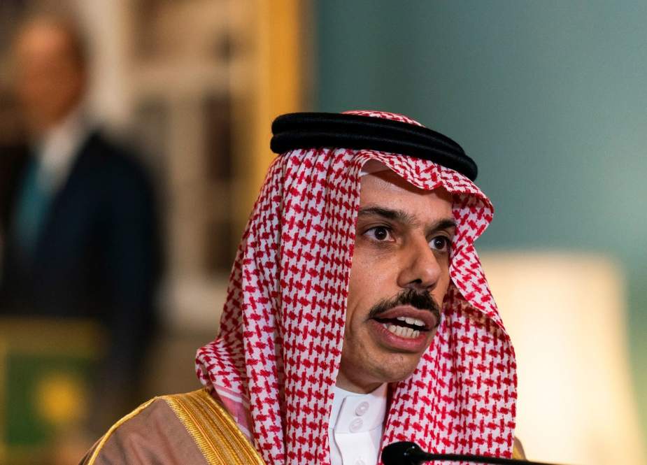 وزير الخارجية السعودي يصل بغداد