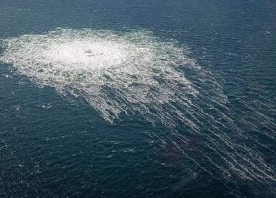 Gas leaking from Nord Stream 2 (RT).