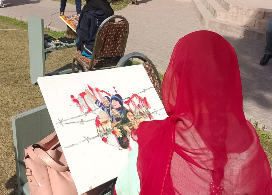 یوم یکجہتی کشمیر کے موقع پر الحمرا ہال لاہور میں پیٹنگز کے مقابلے اور نمائش