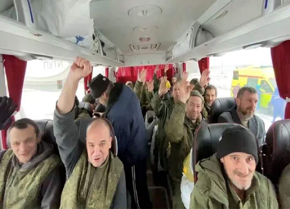 روس اور یوکرین کے درمیان 200 جنگی قیدیوں کا تبادلہ، دو برطانوی جنگجووں کی میتیں بھی یوکرین کے سپرد
