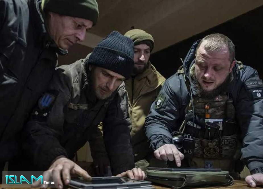 Ukrainian ‘Commander’ Shown with Daesh Patch - Islam Times