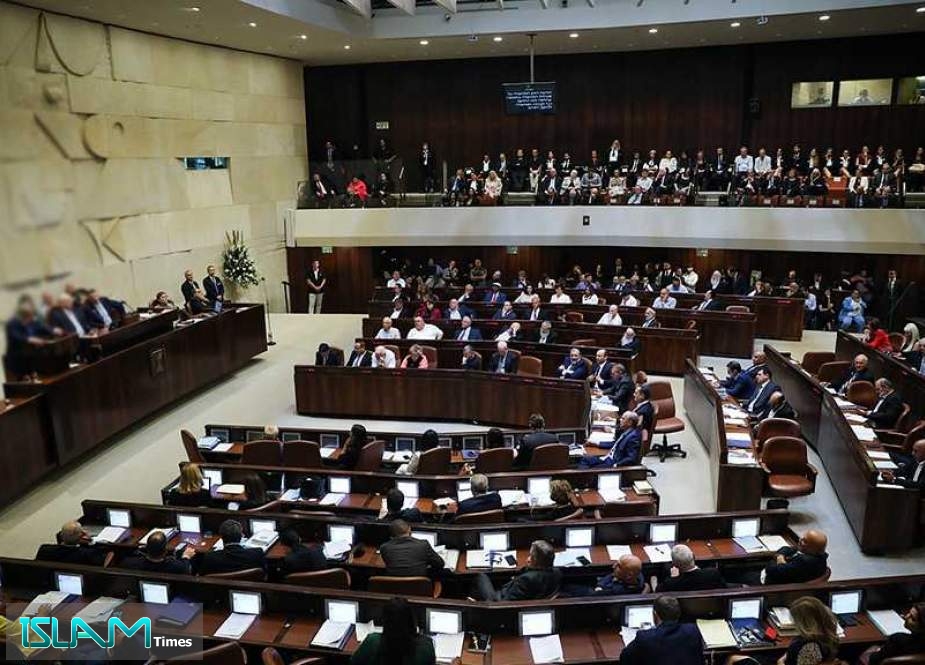 “Israeli” Knesset Approves Draft Law to Block Removal of PM
