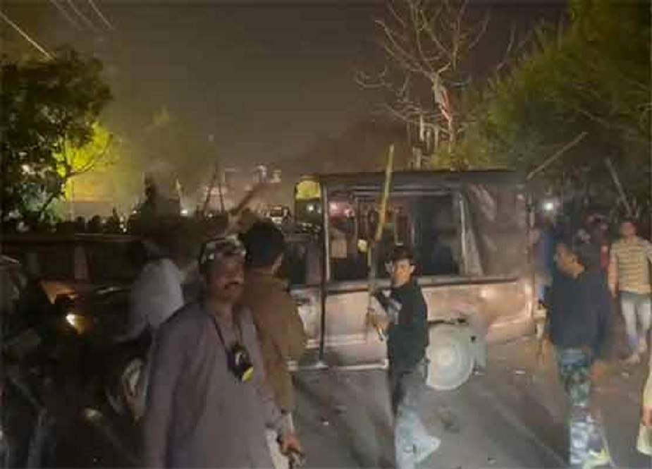 لاہور پولیس کے حکام نے اہلکاروں سے زمان پارک سے گزرنے سے روک دیا
