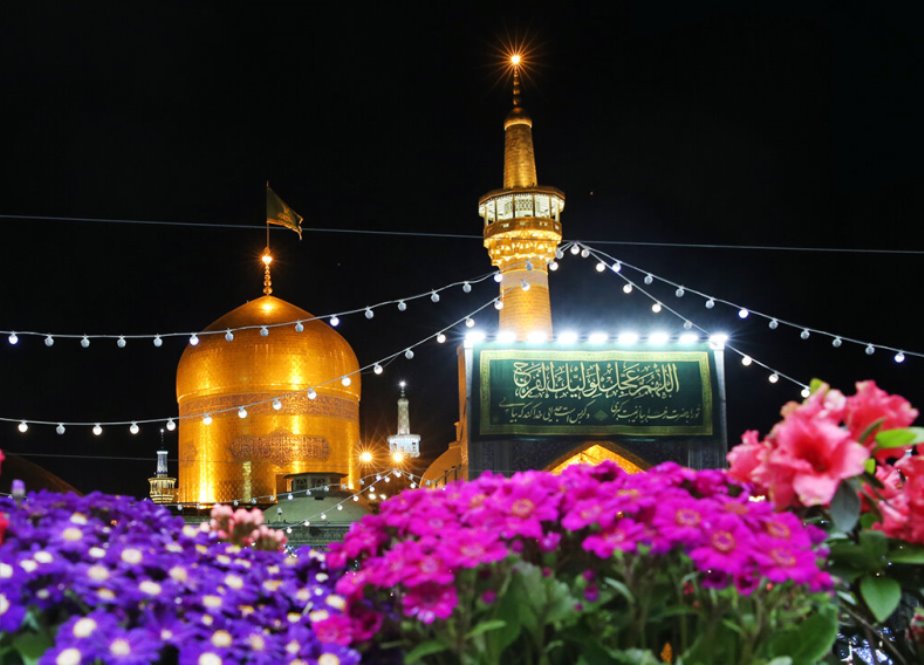 گزشتہ شب آستان مقدس رضوی میں نئے سال کی آمد کے مناظر