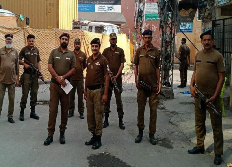 زمان پارک سے گرفتار 2  کارکنوں کا کالعدم جماعت سے رابطہ تھا، لاہور پولیس کا دعویٰ