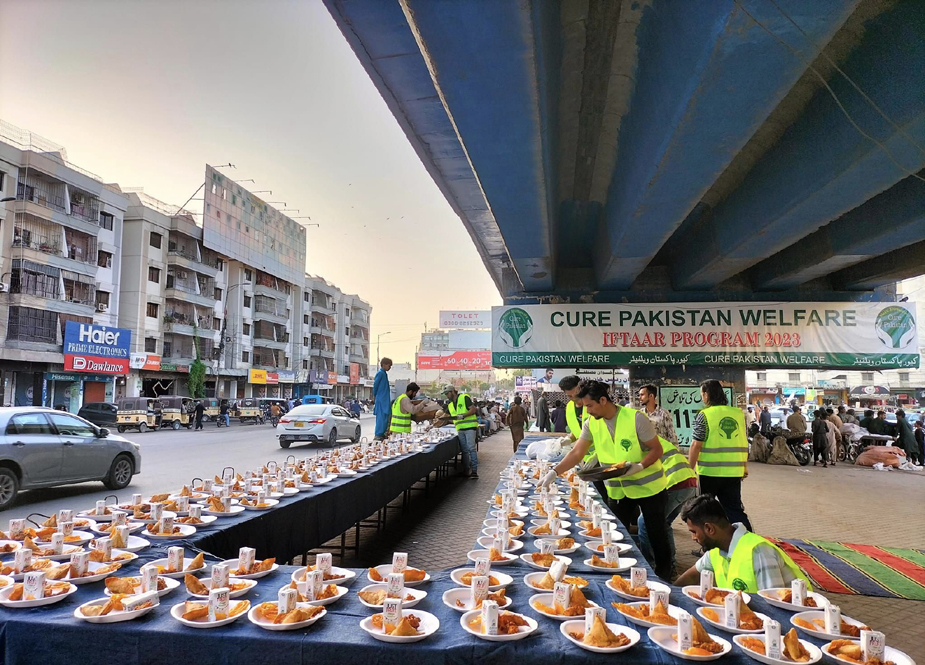 کیور پاکستان ویلفیئر کے تحت کراچی میں افطار دسترخوان کا انعقاد