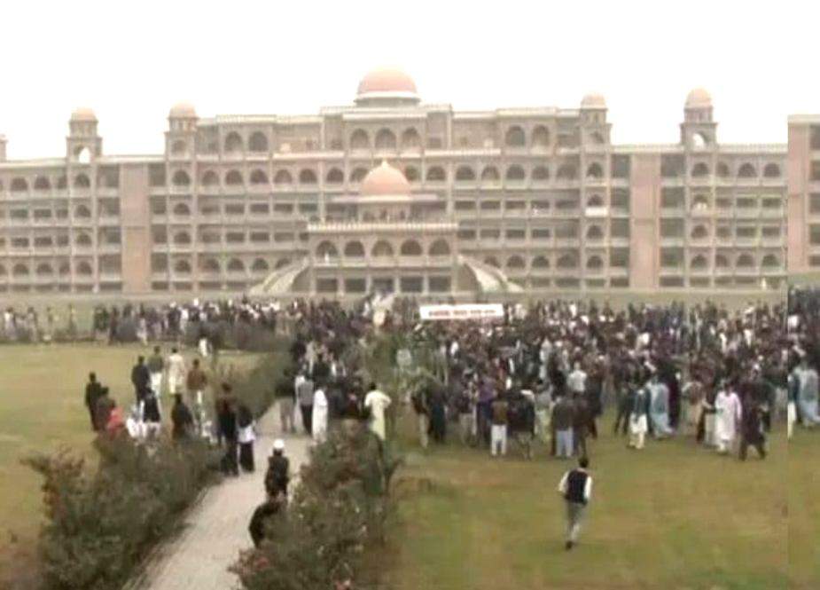 پشاور یونیورسٹی بندش کیخلاف طلبہ تنظیم کا صوبے بھر میں احتجاج کا اعلان