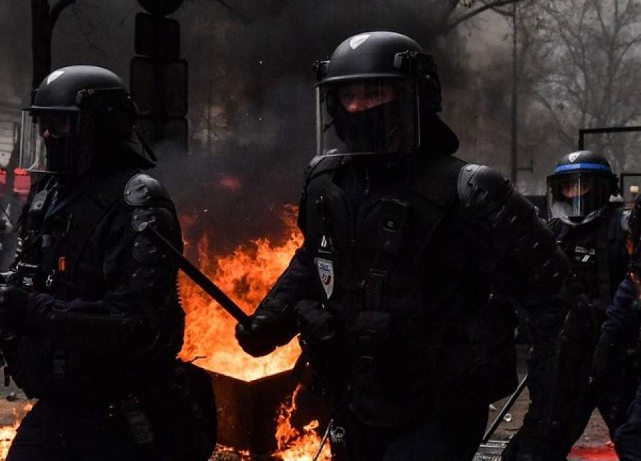 Protes Paris Berubah Menjadi Kekerasan