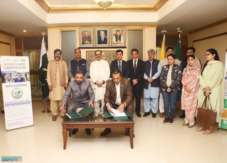 آزادکشمیر، انفارمیشن ٹیکنالوجی بورڈ اور ٹیک ویلی سوشل انٹرپرائز کے درمیان مفاہمت کی یاداشت پر دستخط  <img src="https://cdn.islamtimes.org/images/picture_icon.gif" width="16" height="13" border="0" align="top">