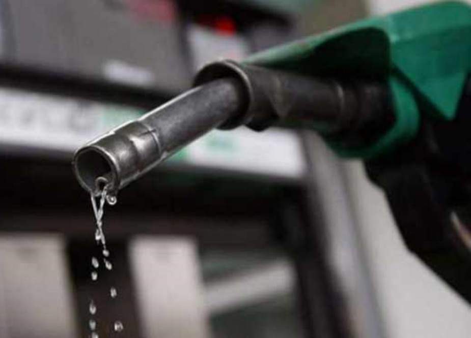 وفاقی وزیر خزانہ اسحاق ڈار نے پٹرولیم مصنوعات کی نئی قیمتوں کا اعلان کر دیا