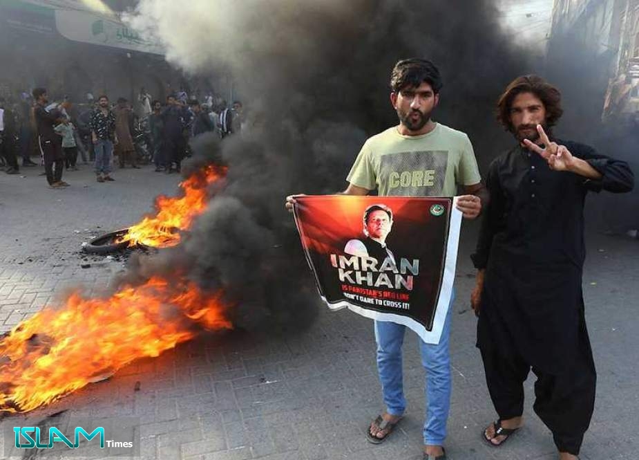 سابق وزیراعظم عمران خان کی گرفتاری کے بعد پاکستان میں مظاہرے پھوٹ پڑے – اسلام ٹائمز
