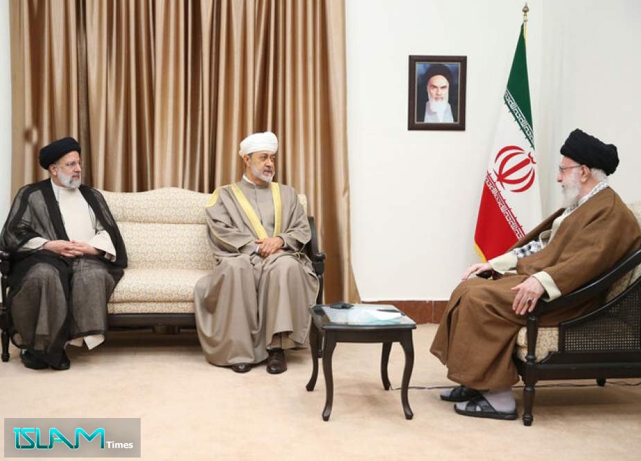 Ayatolla Khamenei Meets Sultan of Oman