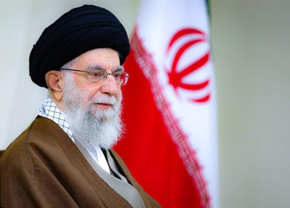 Imam Khamenei: Terlepas dari Kehendak Kekuatan Arogansi, Keberanian Para Martir Harus Diperingati