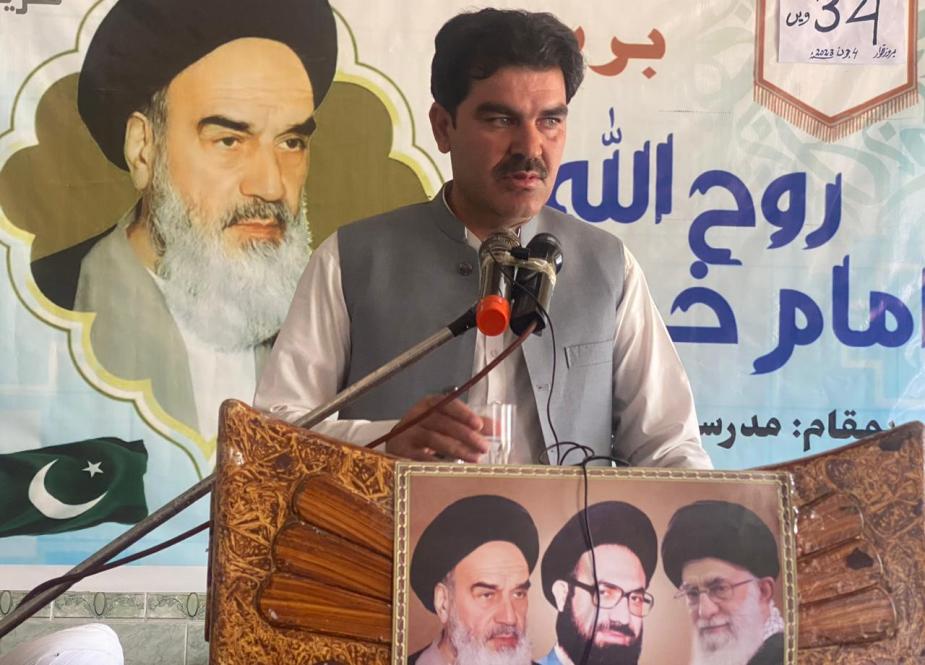 مدرسہ رہبر معظم پاراچنار میں امام خمینی کی 34ویں برسی