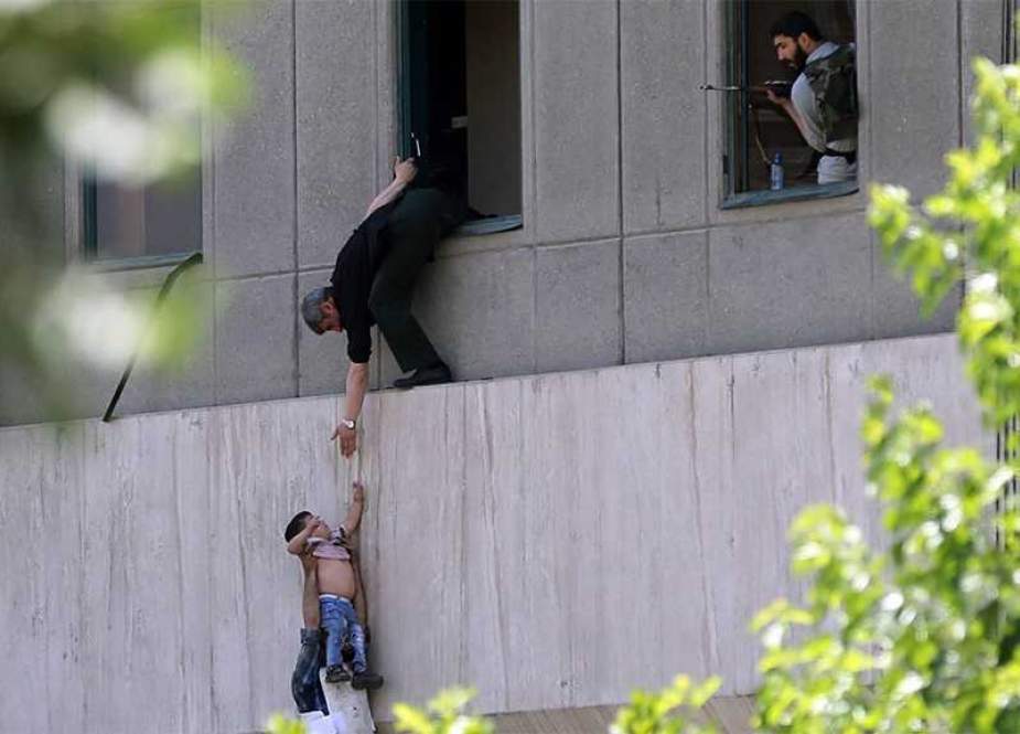 Laporan Ungkap Peran MKO dalam Serangan Teroris 2017 di Parlemen Iran