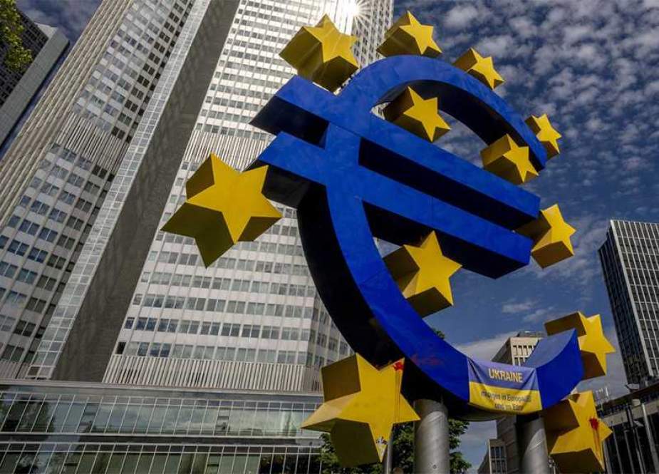 Zona Euro Tergelincir ke Resesi Teknis